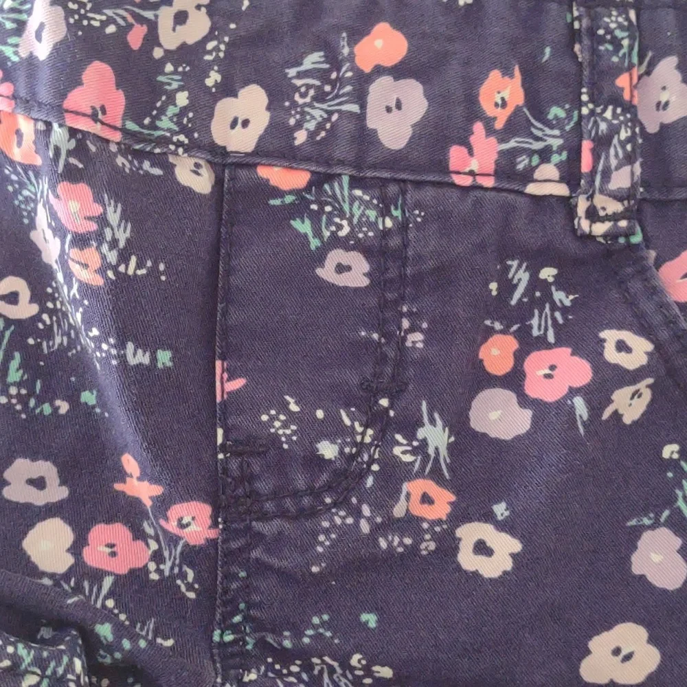 OshKosh B'gosh purple/pink floral cotton overalls Size 6‎ months